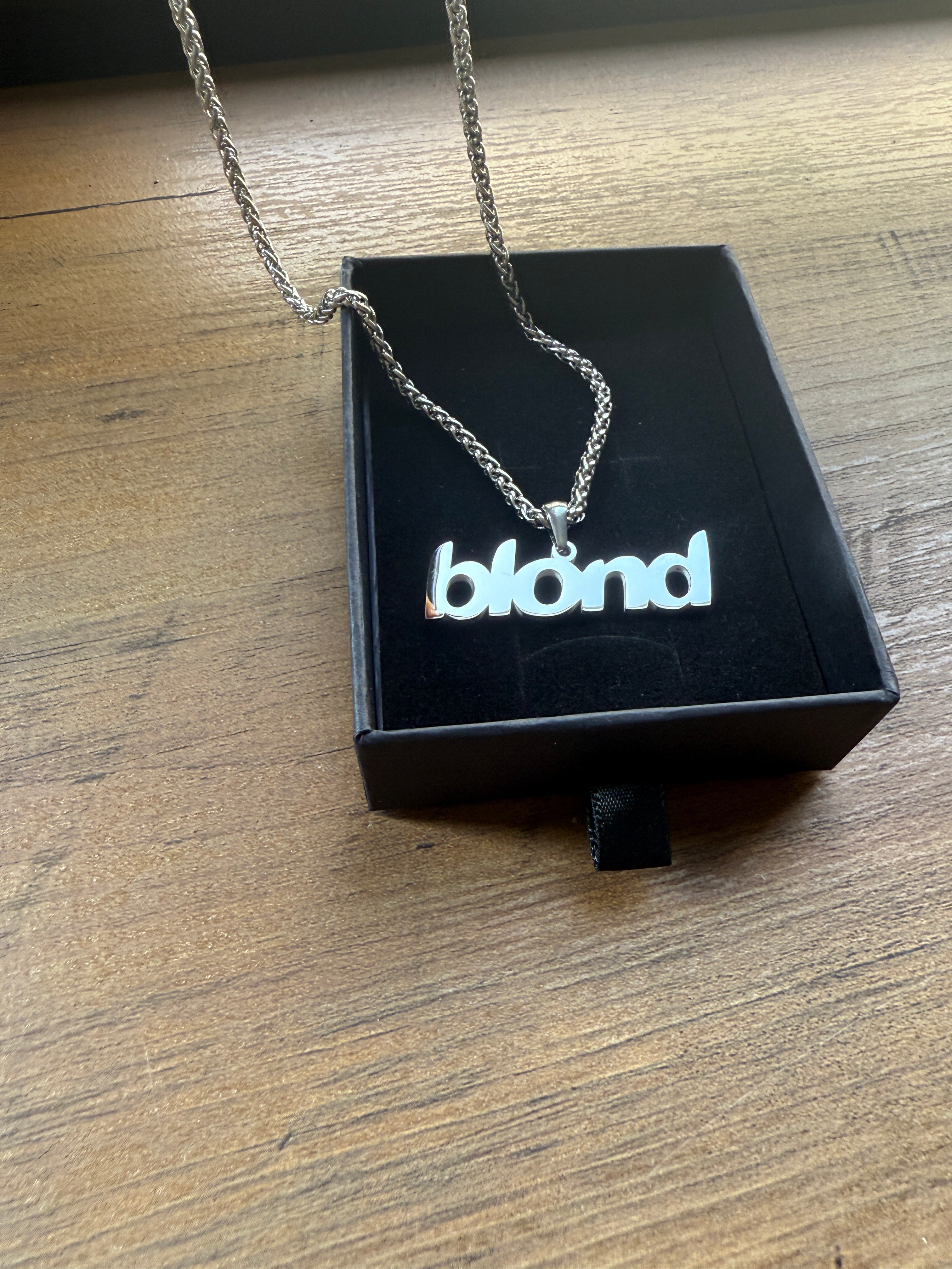 r ネックレス Frank Ocean The 'Blond' Necklace – Lyrical Links